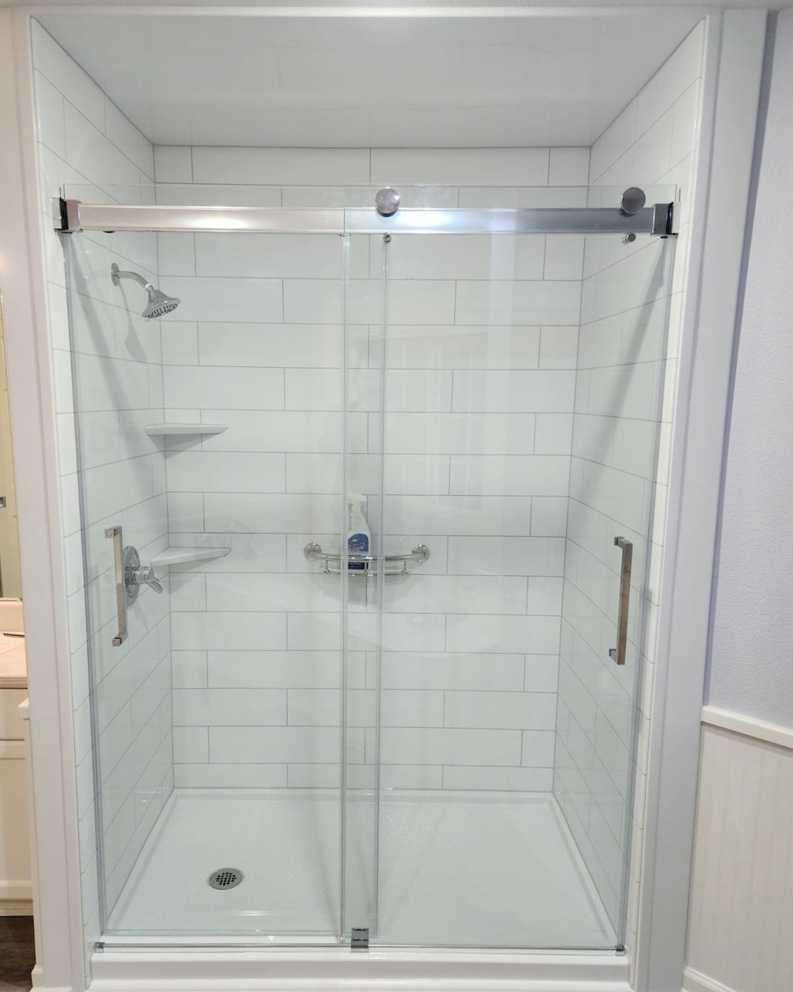 Greyline shower